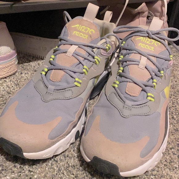 Nike Air Max 270 React- Youth Size 7 - Picture 5 of 10